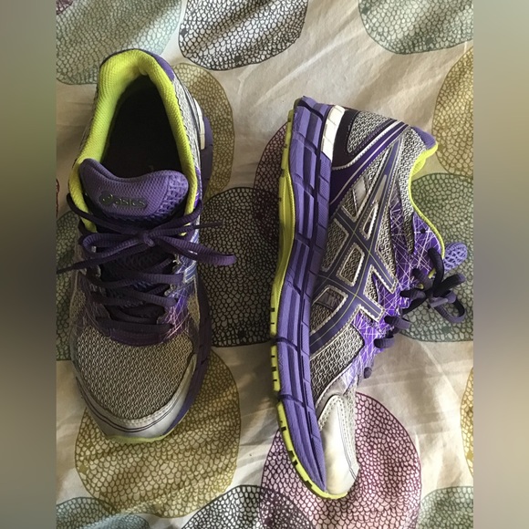 Womens ASICS Sneakers - Picture 3 of 6